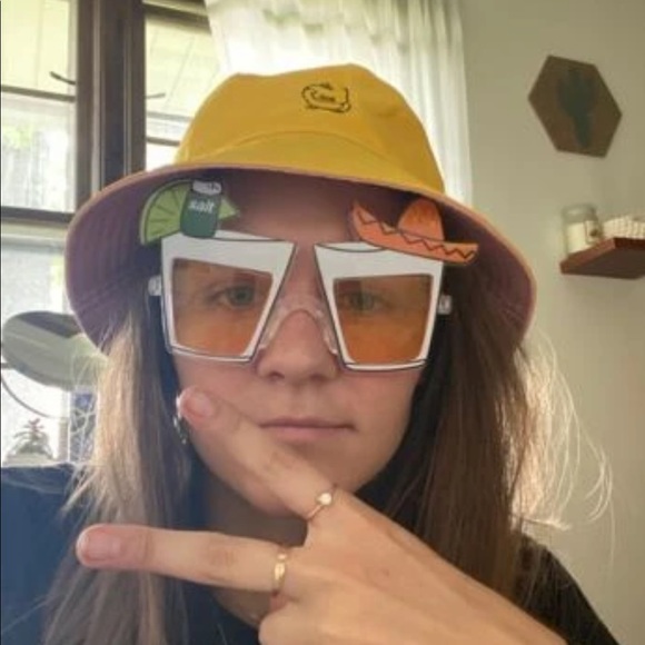 Sunglasses - Picture 9 of 10